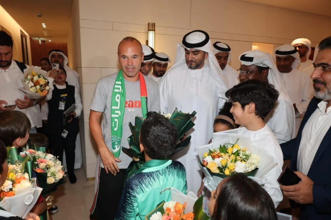 Andrés Iniesta en su llegada a Emiratos Árabes Unidos