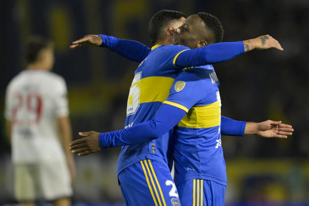 Boca avanzo a cuartos de final.