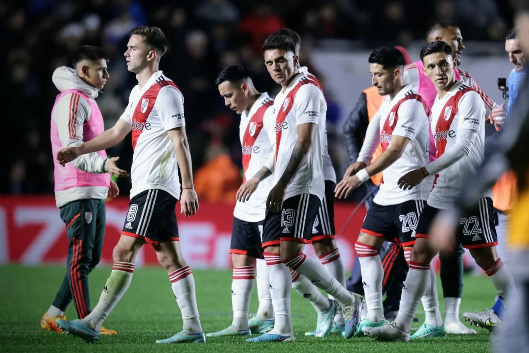 RIVER ESTRENÓ EL TÍTULO CON UNA DERROTA ANTE ARGENTINOS