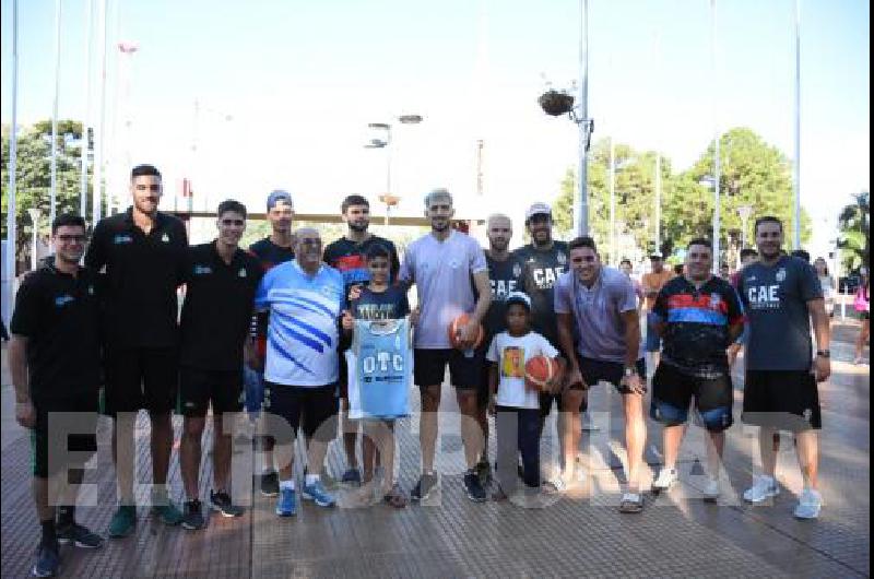 El torneo "SÃºper 4" de la Liga Argentina ya se vive en la lejana ciudad misionera de OberÃ¡.