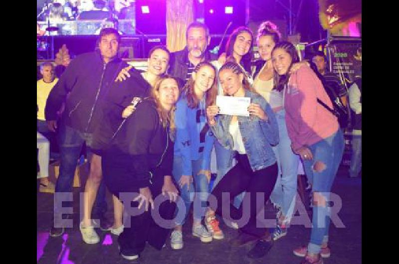 Jóvenes de la Promo de egresados 2020 recibieron sus premios.
