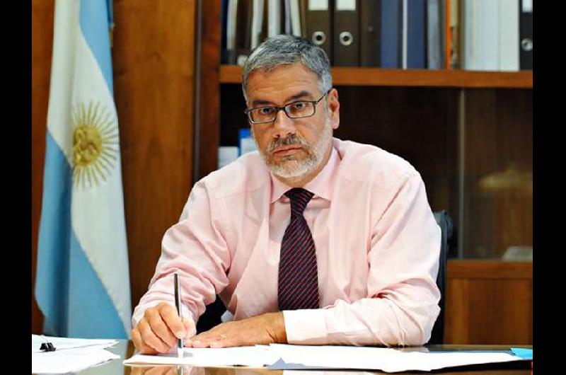 Feletti citó a los laboratorios y podría avanzar con el control de precios de los medicamentos