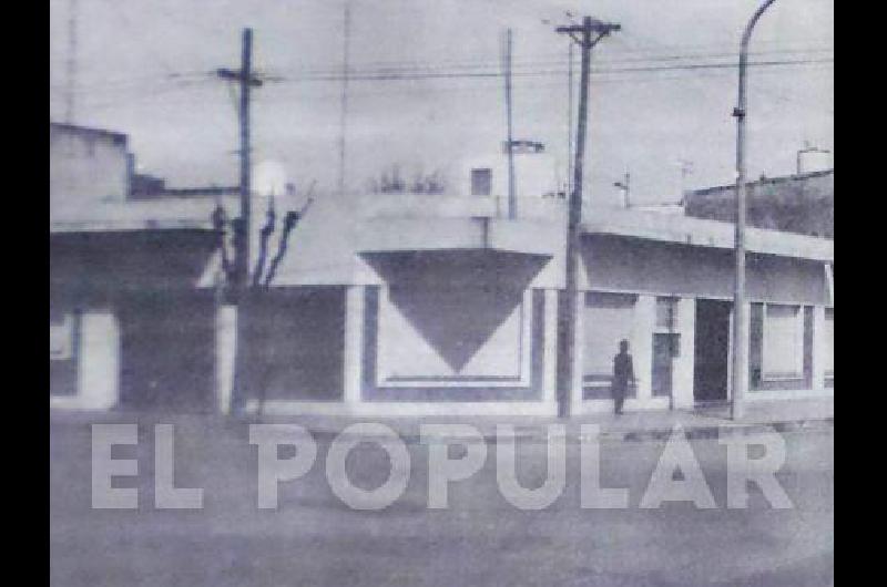 A mediados de las dÃ©cada de 1980 la hoy CÃ¡mara Empresaria de OlavarrÃ­a avanzaba en la construcciÃ³n de las plantas superiores de su sede de EspaÃ±a y Belgrano.