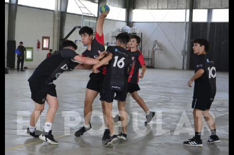 Estudiantes tuvo partidos en el Macro.