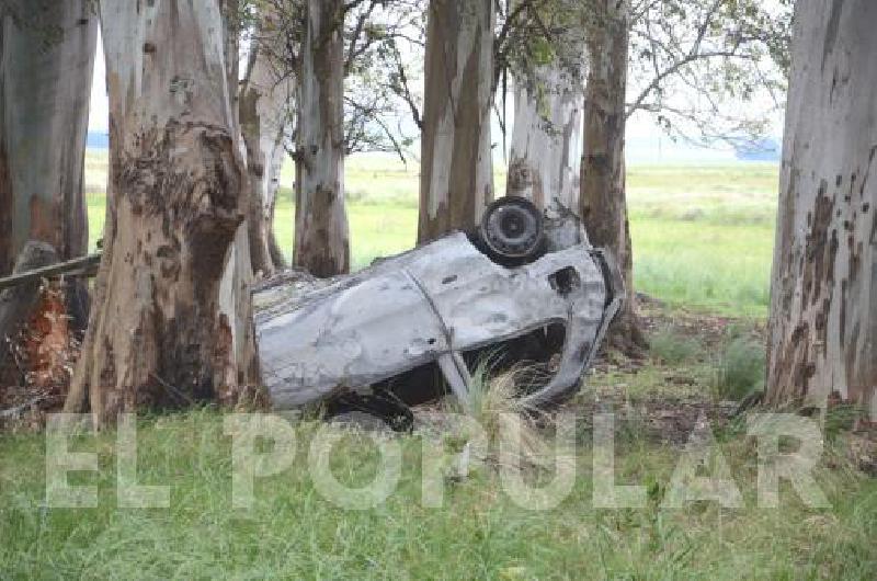 El Fiat Palio quedÃ³ consumido por el fuego.
