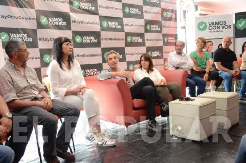 La rueda de prensa se llevÃ³ a cabo en instalaciones de un hotel cÃ©ntrico.