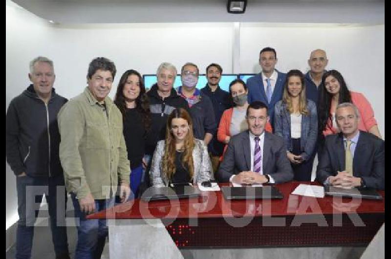 Parte del equipo de Canal Local, durante la cobertura de las recientes elecciones PASO.
