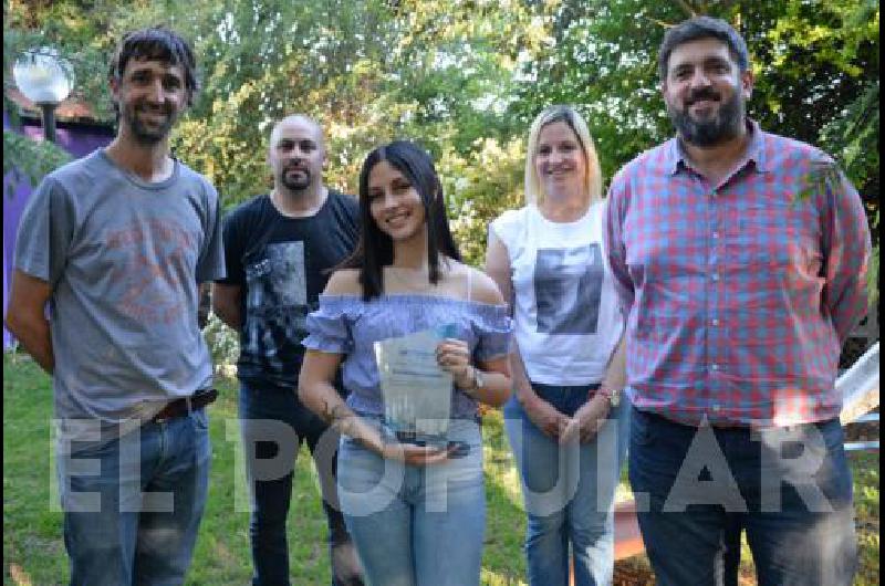 Autoridades municipales en Villa Auraro junto con Casasola.