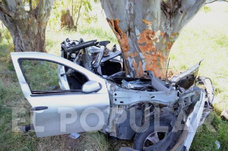 El conductor de la camioneta muriÃ³ inmediatamente tras el impacto.