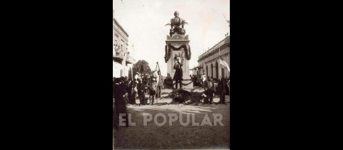 Funerales cÃ­vicos de Mitre realizados el 4 de febrero de 1906 en la ciudad de OlavarrÃ­a.