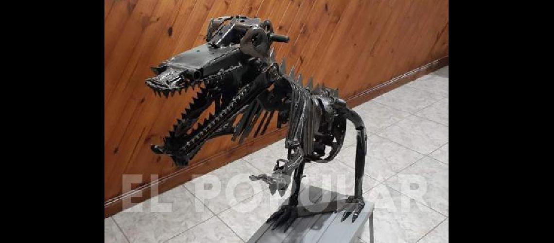 Laprisaurio, la obra de Juan Atilio PÃ©rez que participa en Adultos Mayores.