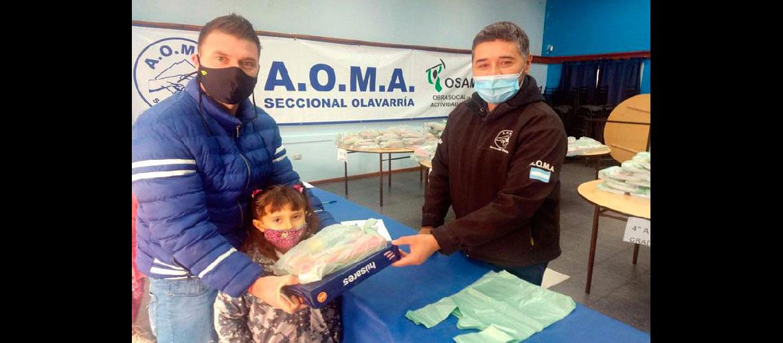 Sorteo de regalos por el Día del Obrero Minero