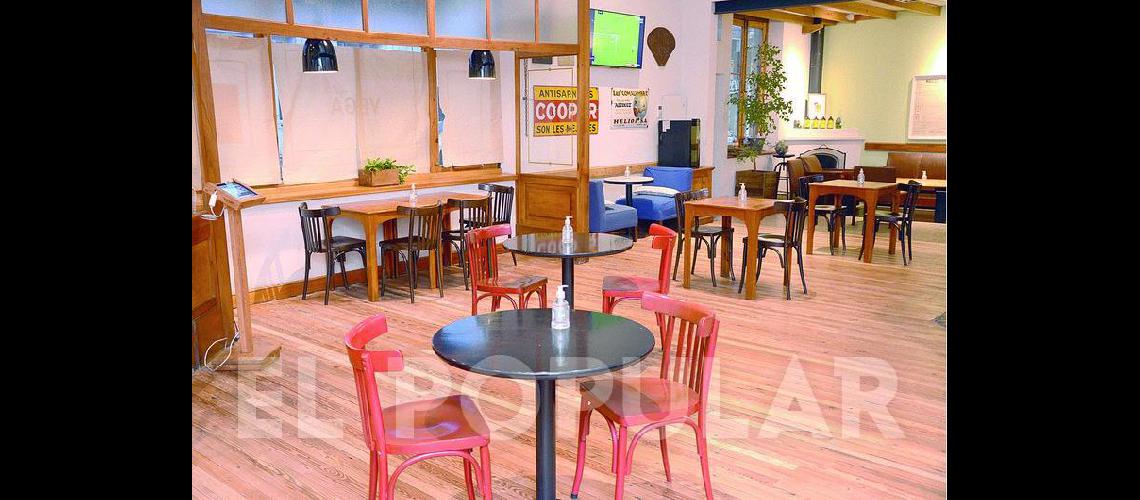Con reserva previa y protocolo biosanitario, se anunciÃ³ la apertura de bares y restaurantes.