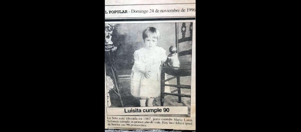 Recuerdos familiares de Corina Colom de Berrino. Recortes de diario El Popular