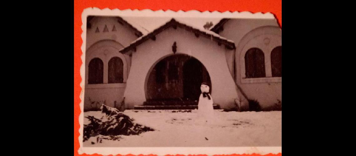 Casa Parroquial de Sierras Bayas. Nevada 22/09/50. Foto enviada por HernÃ¡n Gabriel Buschini