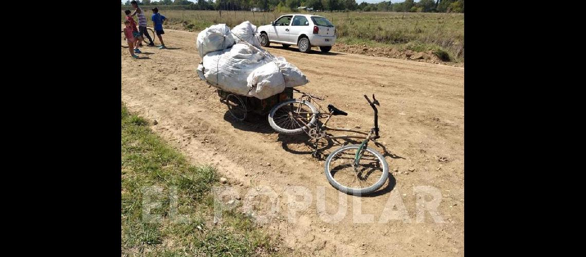 Una moto chocó a un chico que circulaba en bicicleta