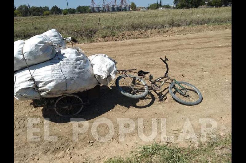 Una moto chocó a un chico que circulaba en bicicleta