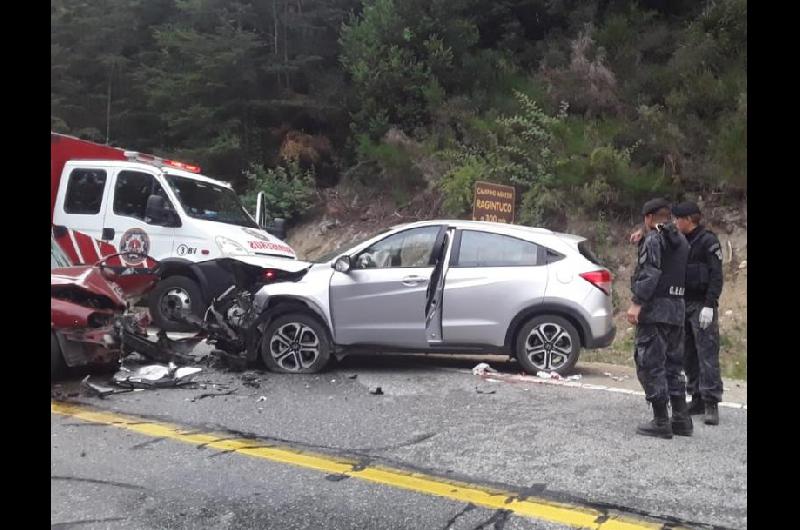 Olavarrienses protagonizaron un choque frontal en Villa La Angostura