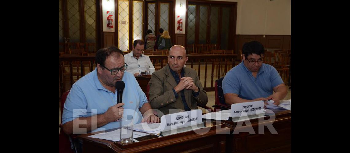 El concejal Marcelo Latorre pidiÃ³ por un refugio en una de las paradas estratÃ©gicas de la ciudad. Claudio MartÃ­nez.