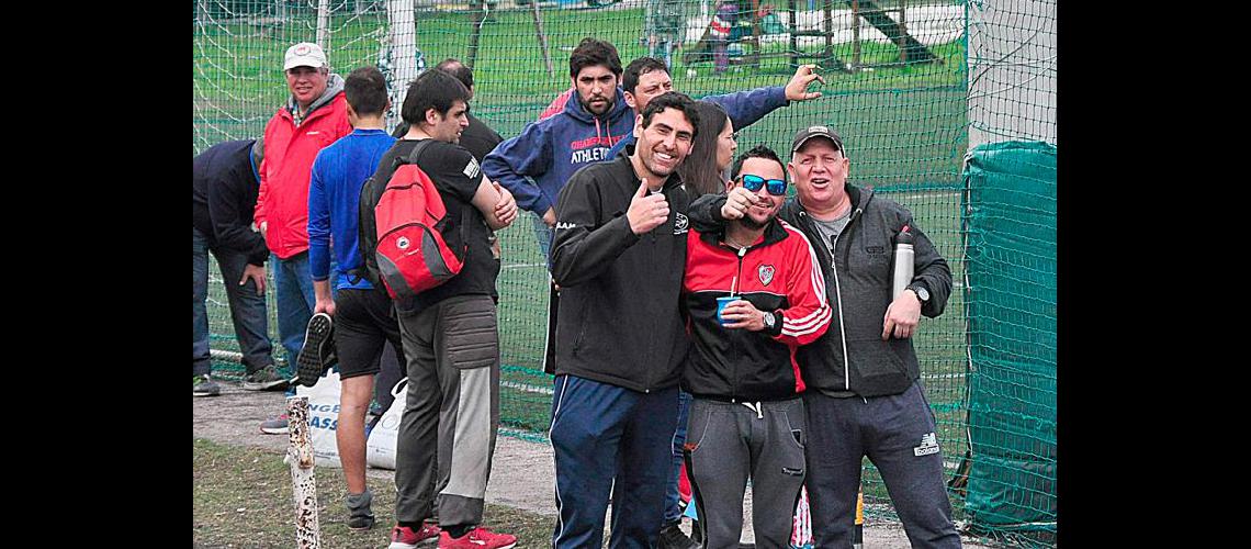 PasÃ³ el certamen de pesca en la laguna Blanca Chica y ahora se iniciÃ³ el torneo de fÃºtbol reducido, todo correspondiente a la OlimpÃ­ada Minera 2018 que cada aÃ±o organiza AOMA Seccional OlavarrÃ­a.