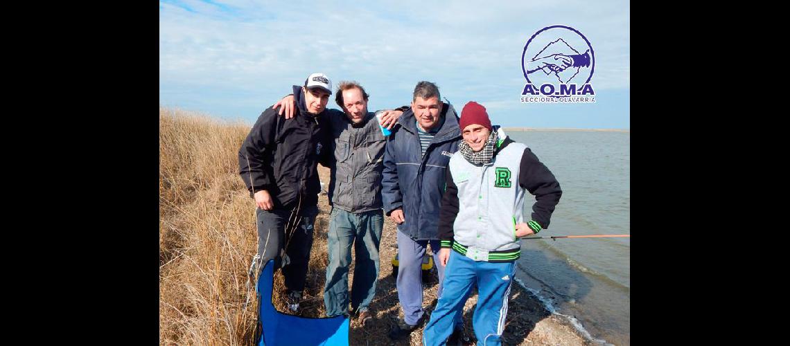 PasÃ³ el certamen de pesca en la laguna Blanca Chica y ahora se iniciÃ³ el torneo de fÃºtbol reducido, todo correspondiente a la OlimpÃ­ada Minera 2018 que cada aÃ±o organiza AOMA Seccional OlavarrÃ­a.