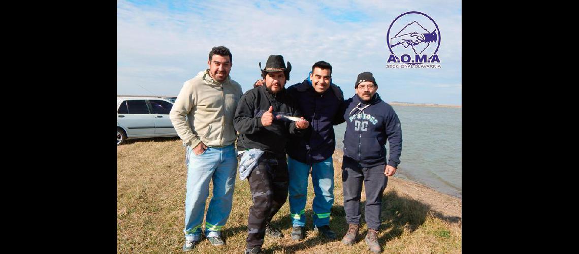 PasÃ³ el certamen de pesca en la laguna Blanca Chica y ahora se iniciÃ³ el torneo de fÃºtbol reducido, todo correspondiente a la OlimpÃ­ada Minera 2018 que cada aÃ±o organiza AOMA Seccional OlavarrÃ­a.