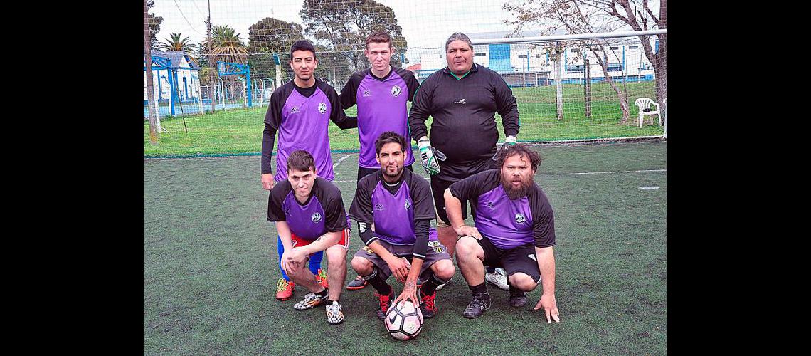 PasÃ³ el certamen de pesca en la laguna Blanca Chica y ahora se iniciÃ³ el torneo de fÃºtbol reducido, todo correspondiente a la OlimpÃ­ada Minera 2018 que cada aÃ±o organiza AOMA Seccional OlavarrÃ­a.