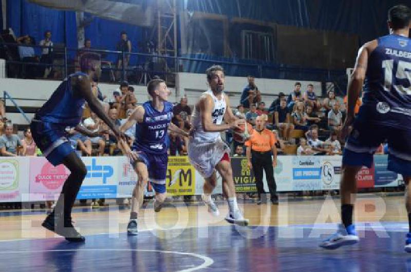 El equipo Bataraz sufrió anoche una dolorosa derrota ante Parque Sur por 68 a 67.
