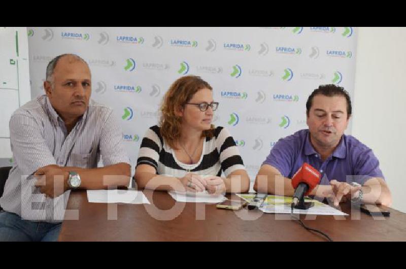 Desde el Municipio de Laprida, Dr. Fernando Andreatta, Soledad Fischbach y Germán Dris brindaron detalle de las Jornadas de Descacharrización que se iniciaron ayer.