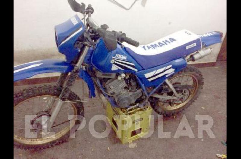 Uno de los rodados robados es una motocicleta Yamaha de 175 cc.