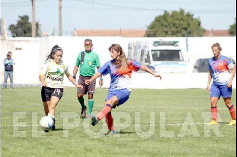 Belén Boyer observa la acción. Ferroviario llegó hasta las semifinales del torneo.