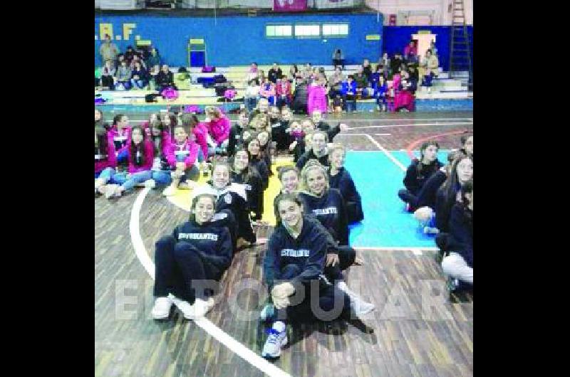 Luego de la actividad de anoche, Estudiantes participó en la ceremonia inaugural del torneo Internacional de vóleibol infanto - juvenil que se juega tierra oriental.