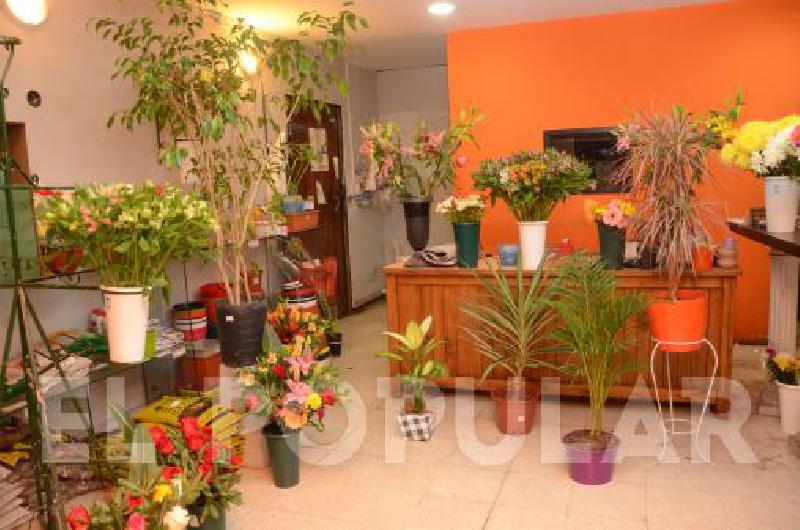 Homenajear con flores