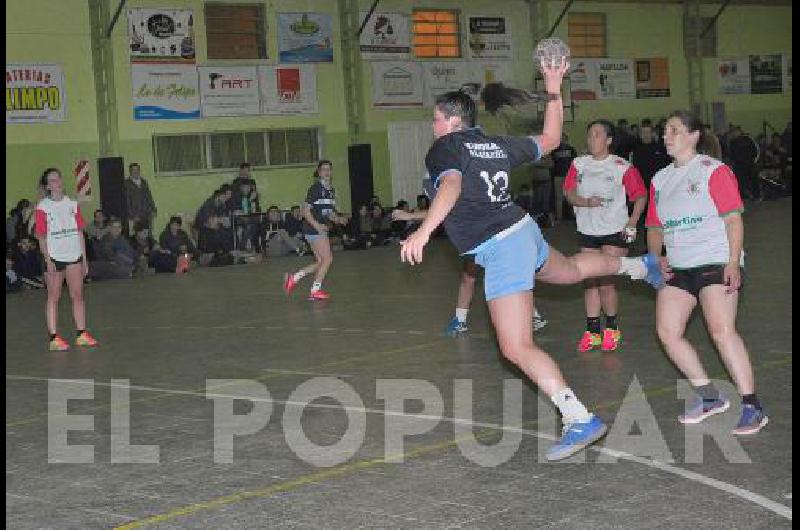 Los planteles de handball de Ferro juegan en San Antonio.