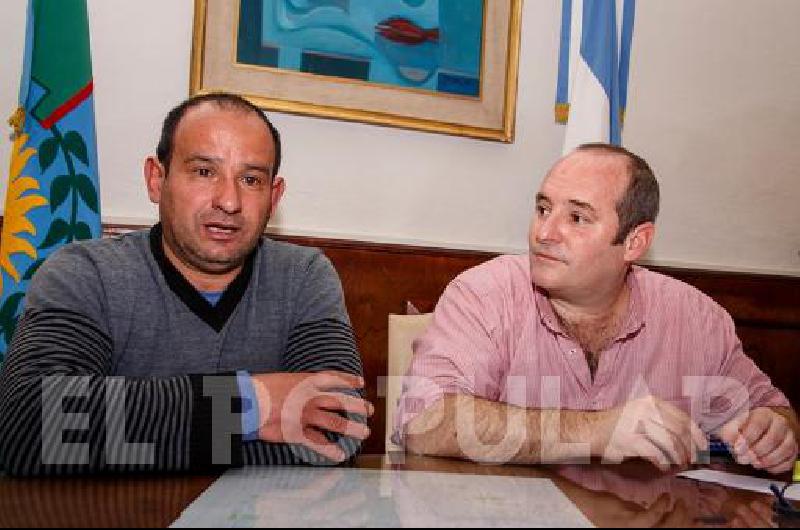 El intendente MartÃn Randazzo junto a José Monclus (Cooperativa de Carniceros) explicaron la situación del Matadero lamatritense.