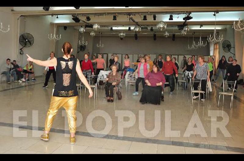 FLASH. "Zumba Gold" en Pueblo Nuevo