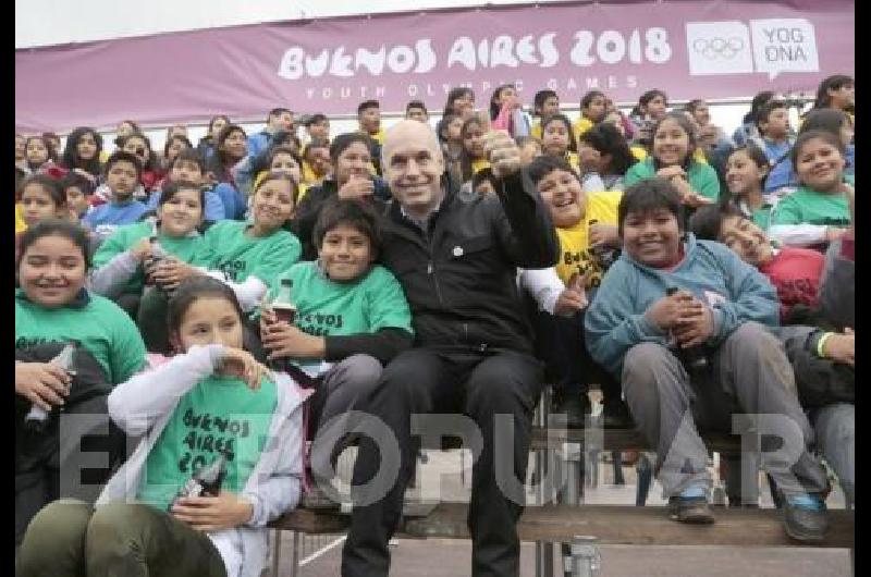 NiÃ±os de los barrios consumen bebidas azucaradas