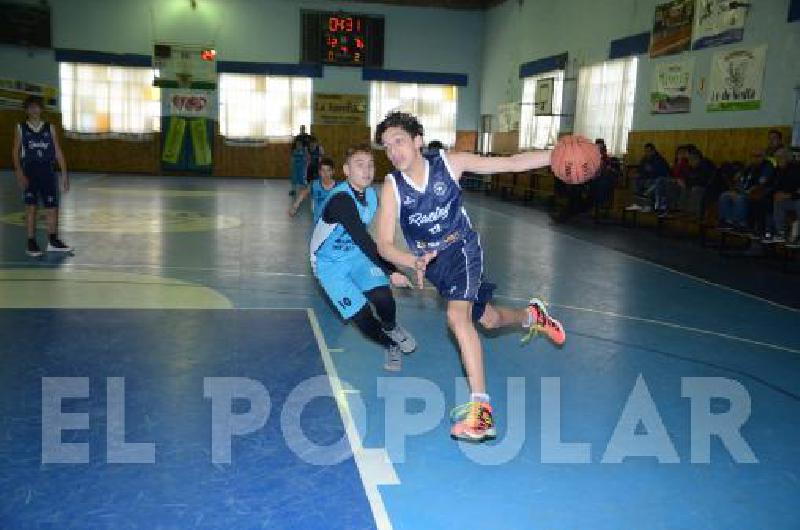 Ferro Carril Sud - Racing A. Club jugaron el pasado fin de semana.