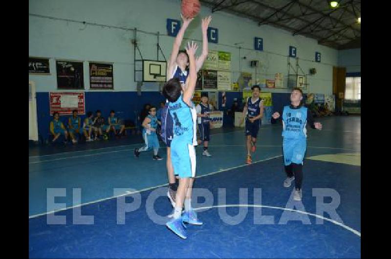 Ferro Carril Sud - Racing A. Club jugaron el pasado fin de semana.