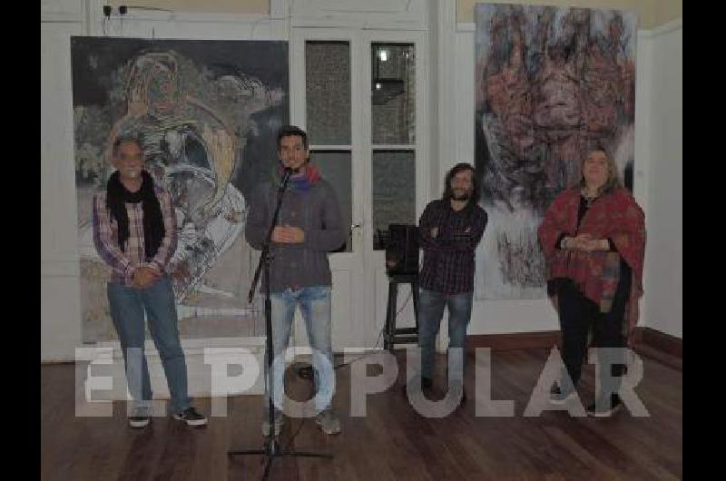 Autoridades del Complejo Cultural y los artistas inauguraron la muestra.