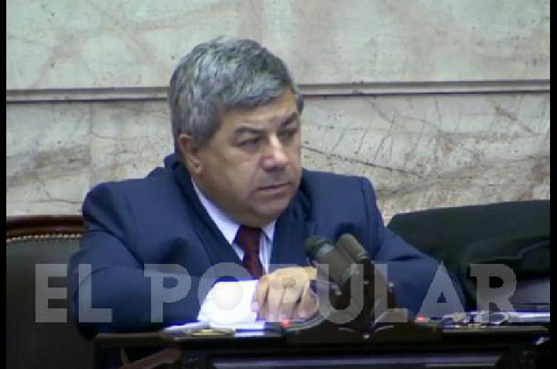 Carlos Fernández y su posición entre lo personal y la democracia