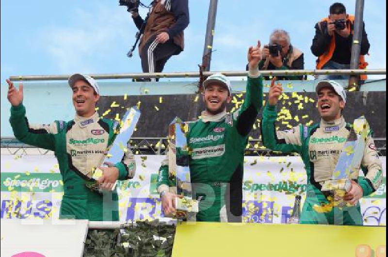 Llenos de felicidad. Alonso, Canapino y Ponte, el mejor trinomio en los 1.000 Km. del TC.