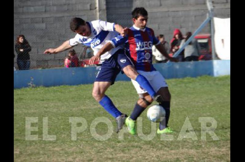 En un partido deslucido y complicado desde lo climático, Barracas y Lilán empataron 0 a 0.