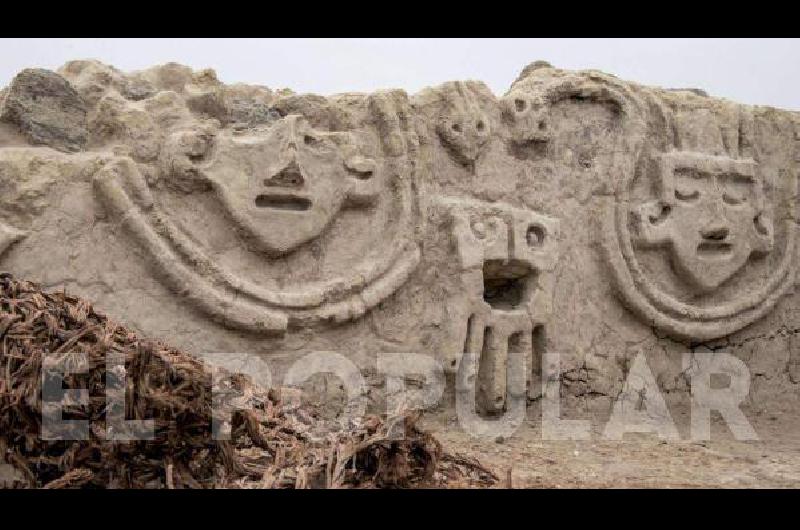 Descubren en Perú un muro de 3.800 años de la civilización más antigua de América