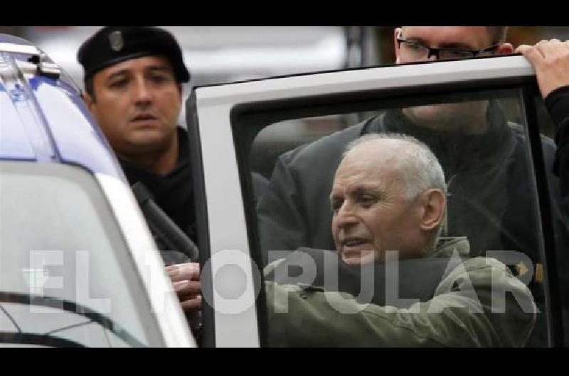 Robledo Puch en una de sus Ãºltimas salidas de la Unidad 2, siempre por medidas judiciales.