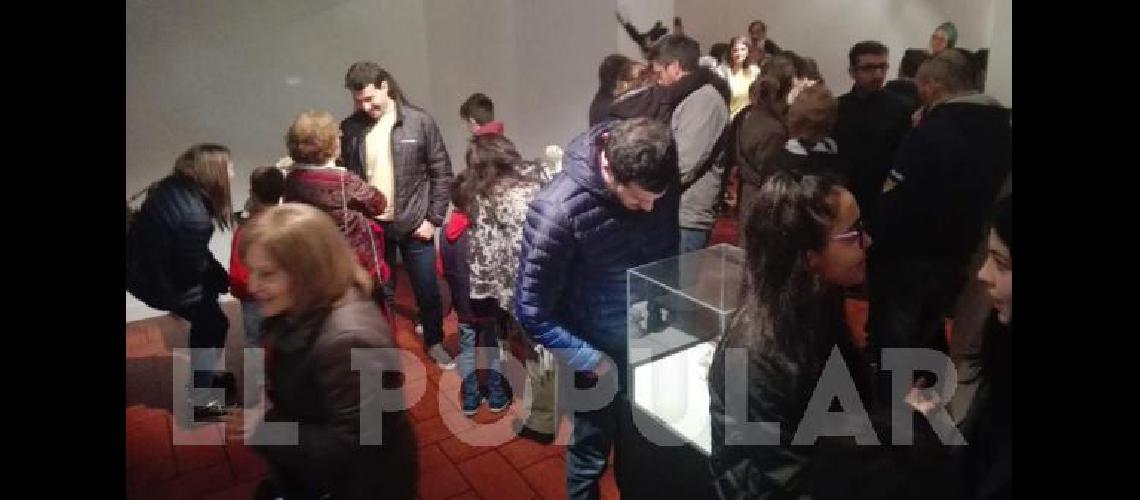 Virginia Herbón y José Araolaza presentaron "De la piedra al barro", en el Dámaso Arce