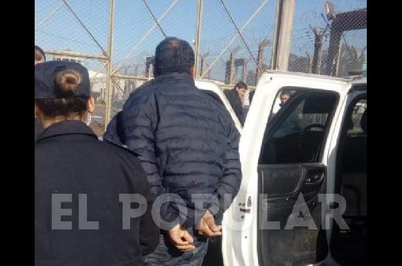 El momento del ingreso a la sede carcelaria de Sierra Chica.