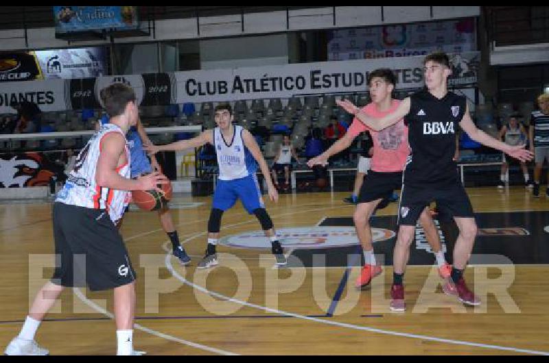 El Sub 17 de la ABO jugó un amistoso el martes ante Estudiantes.