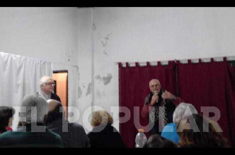 En la cena de despedida al padre Alejandro Boudgouste, el diácono Fausto Tin agradeció su paso al frente de la parroquia San Cayetano.