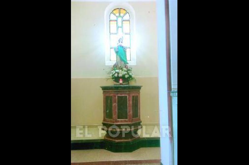 El cinerario fue construido donde se hallaba el bautisterio.